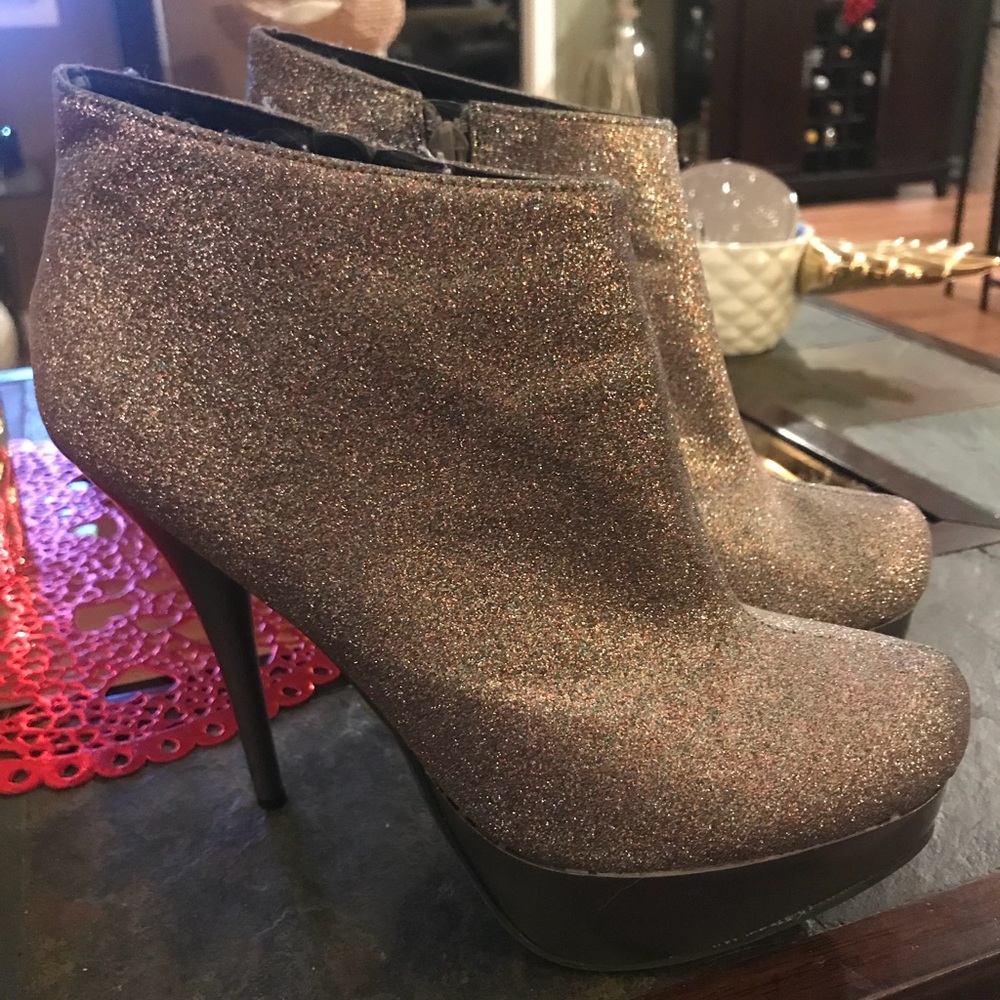 Dollhouse Glitter ankle boots💗